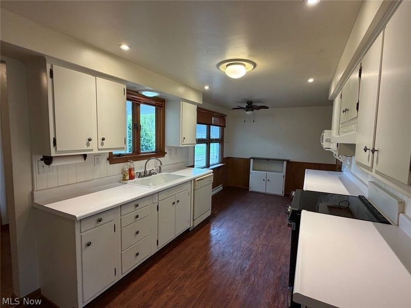 1034 N Pasadena Avenue , Elyria, OH 44035 Photo 21