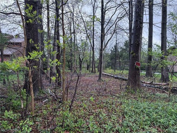 Vincent Road , Silver Lake, OH 44224