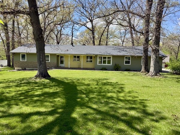 4261 Oak Leaf Ln NE, Iowa City, IA 52240