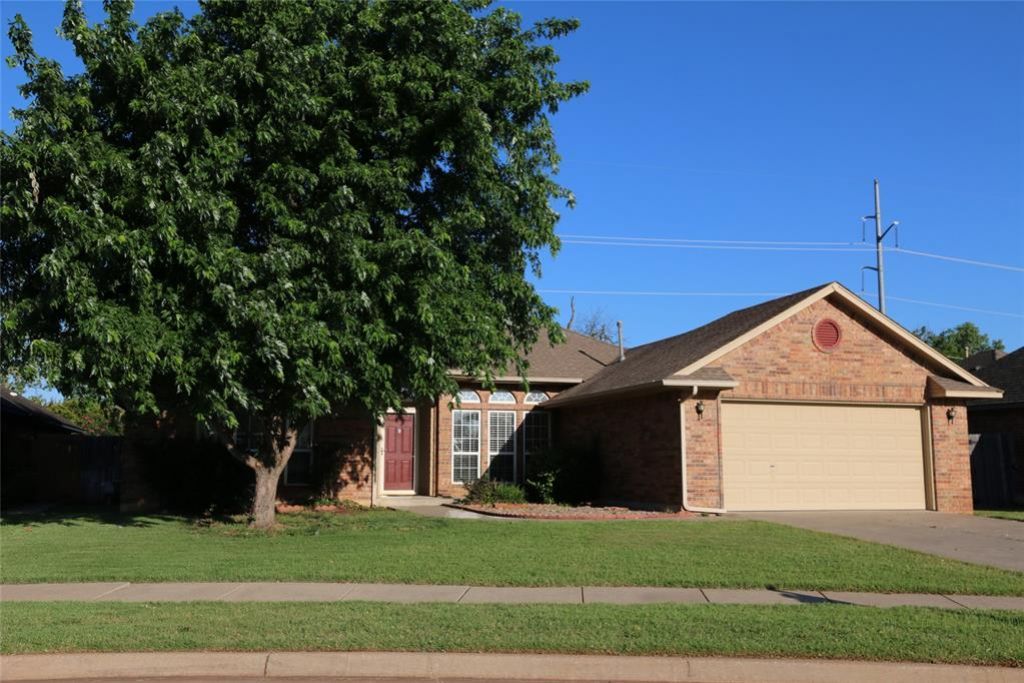 905 Renita Way, Moore, OK 73160 Main Photo