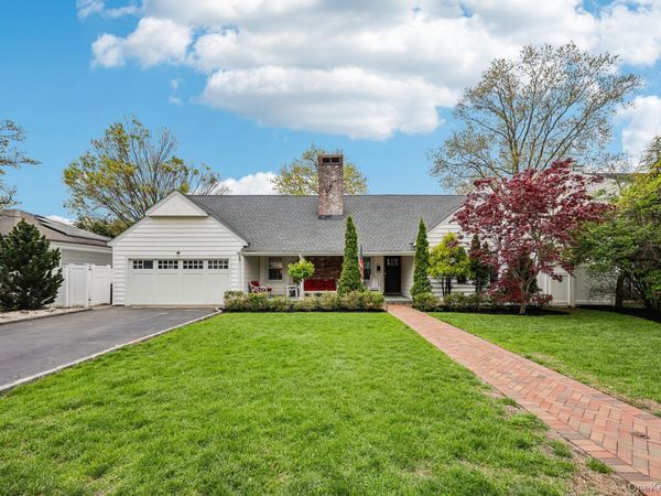 20 Arizona Avenue , Rockville Centre, NY 11570
