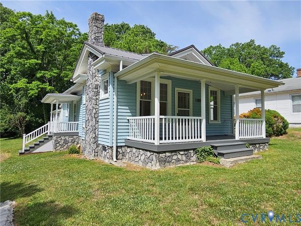 913 W Osborn Road , Farmville, VA 23901