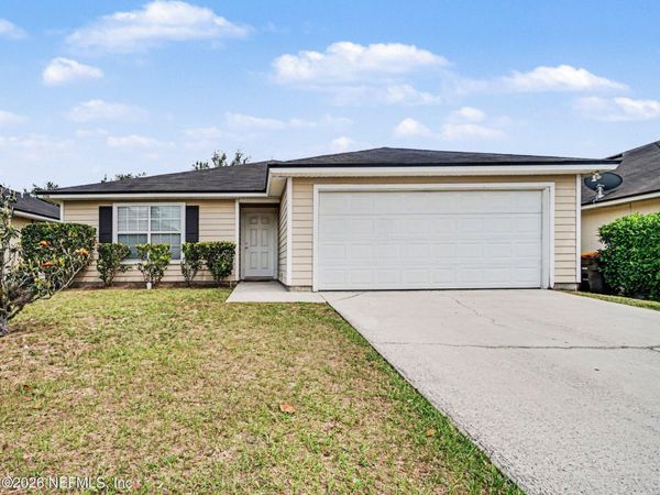 5759 VILLAGE POND Circle, Jacksonville, FL 32210