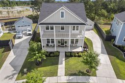 124 Medford Street photo 4