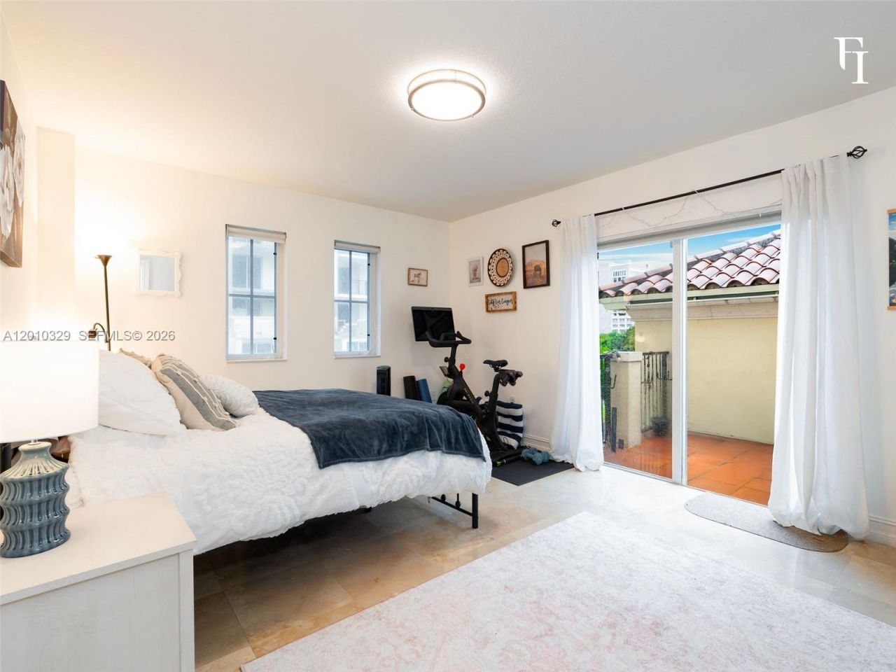 322 Madeira Ave, Unit 405, Coral Gables, FL 33134 Photo