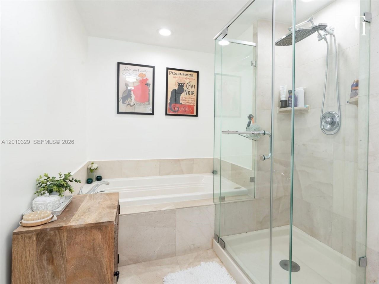 322 Madeira Ave, Unit 405, Coral Gables, FL 33134 Photo