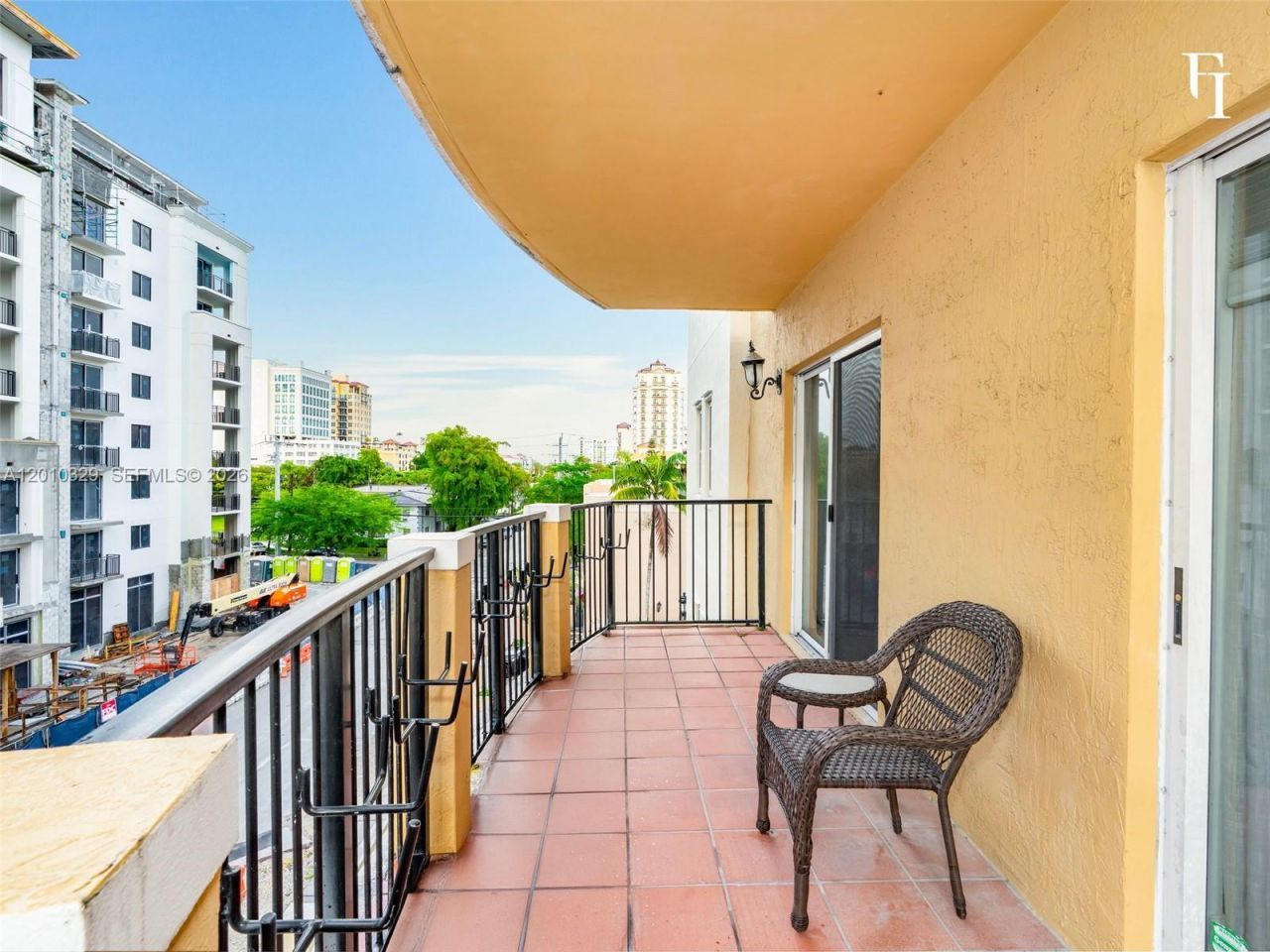 322 Madeira Ave, Unit 405, Coral Gables, FL 33134 Photo