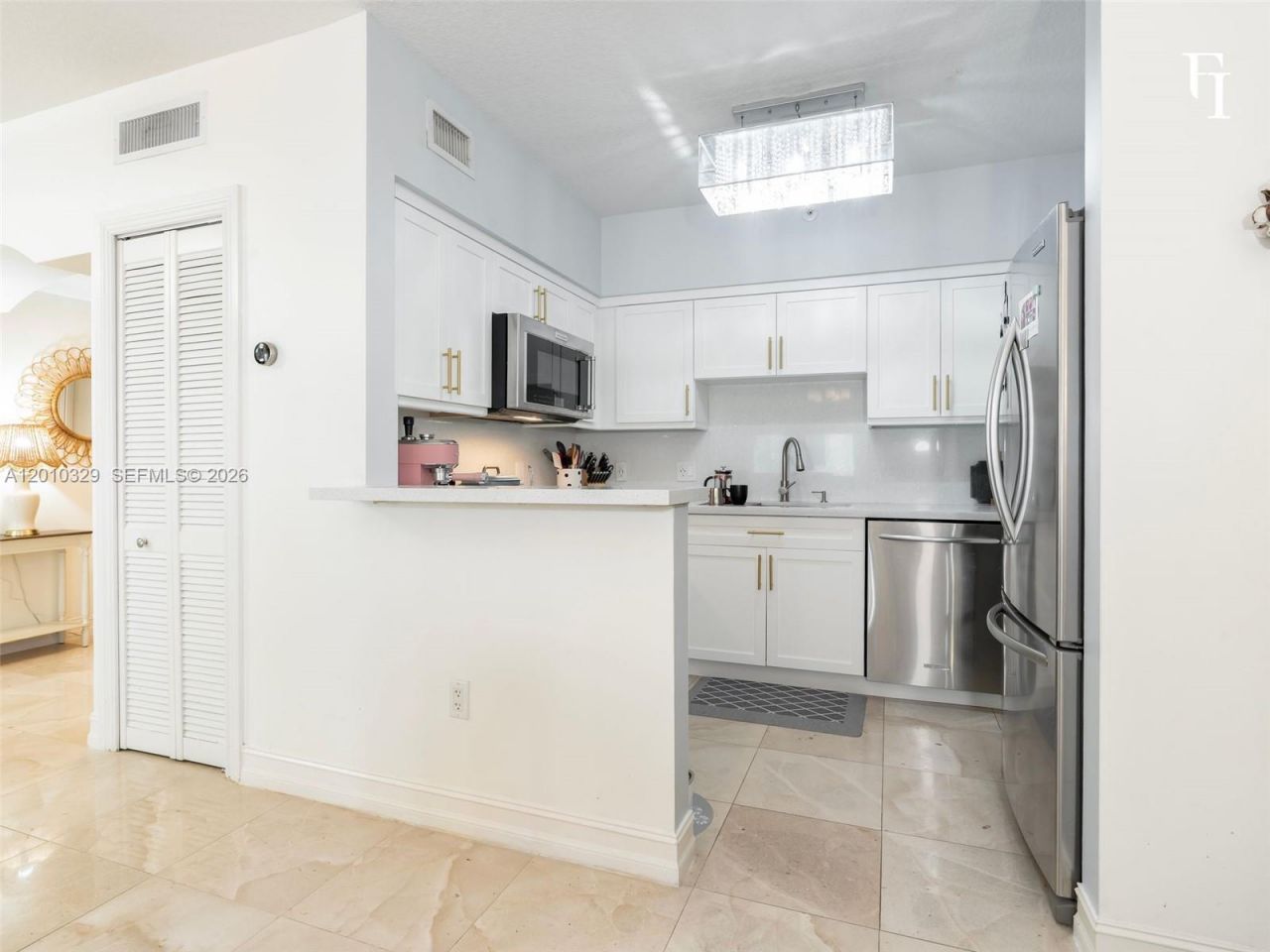322 Madeira Ave, Unit 405, Coral Gables, FL 33134 Photo