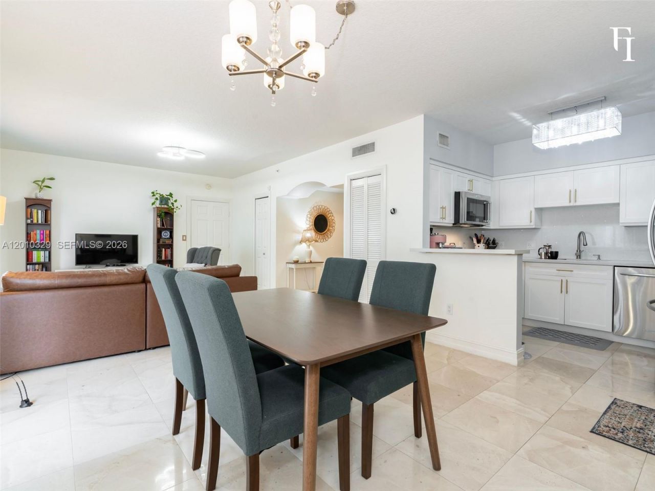 322 Madeira Ave, Unit 405, Coral Gables, FL 33134 Photo