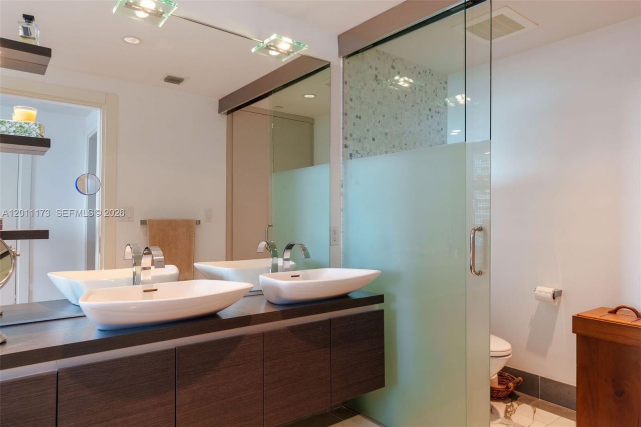 200 Biscayne Boulevard Way , Unit 1404, Miami, FL 33131 Photo