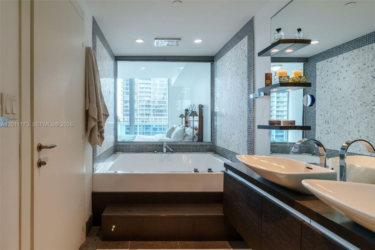 200 Biscayne Boulevard Way , Unit 1404, Miami, FL 33131 Photo