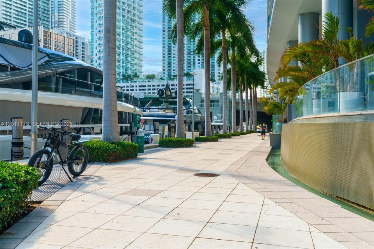 200 Biscayne Boulevard Way , Unit 1404, Miami, FL 33131 Photo