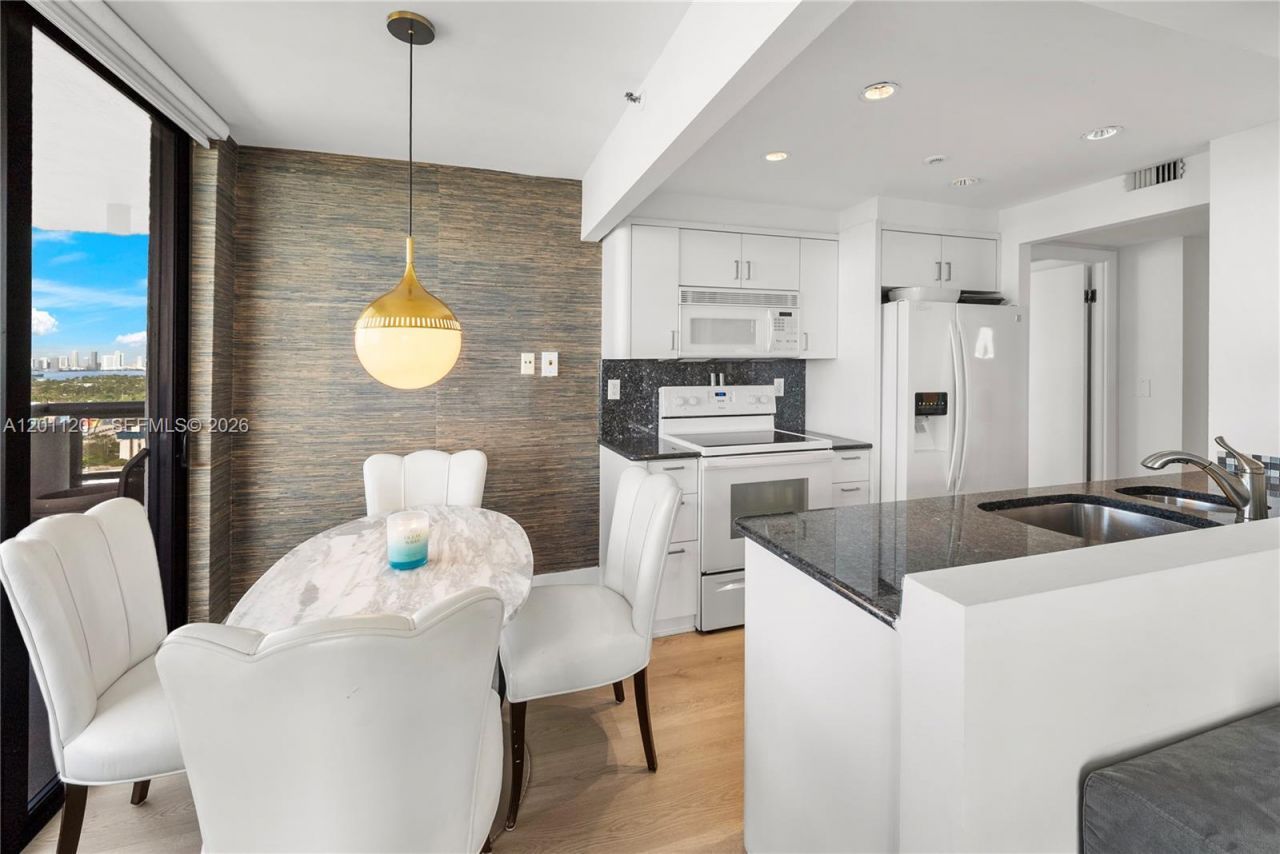 2555 Collins Ave, Unit 2014, Miami Beach, FL 33140 Photo