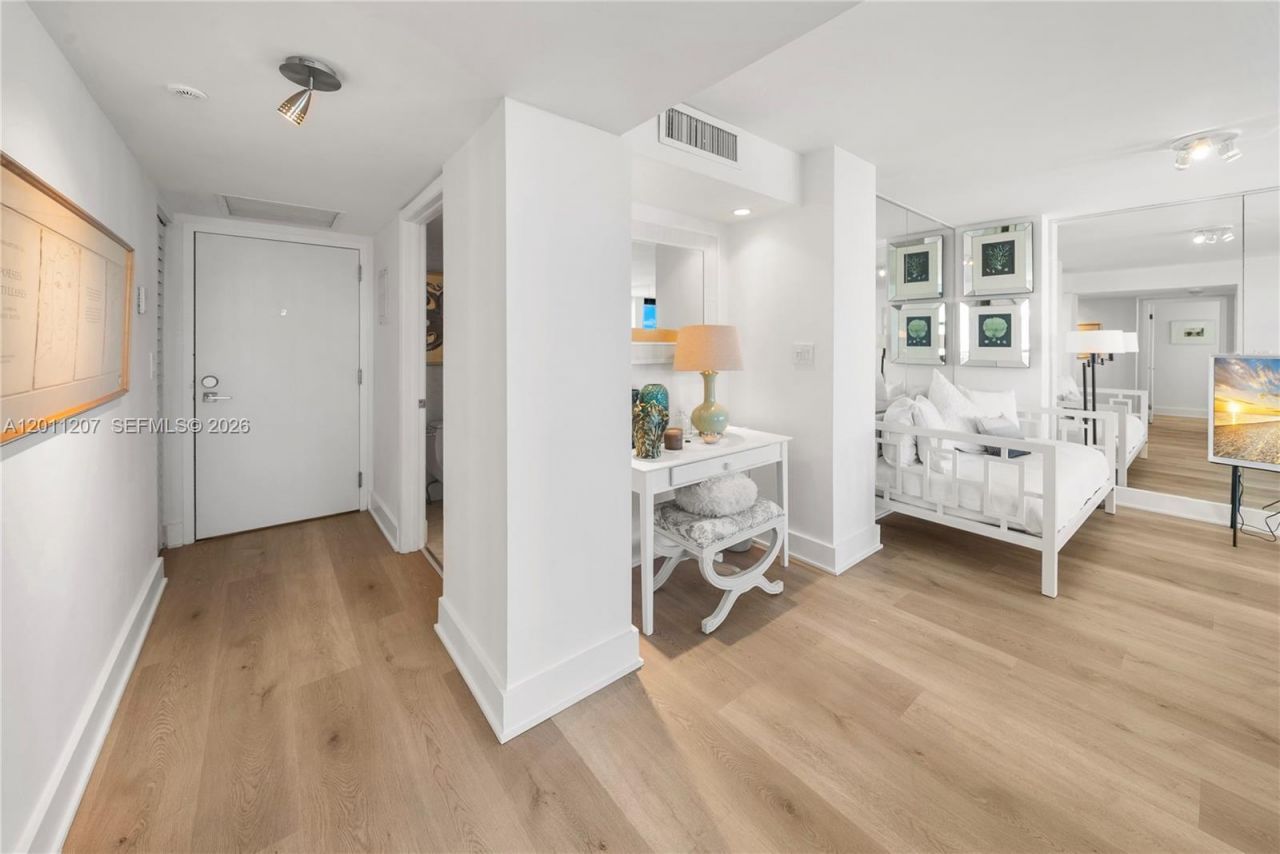2555 Collins Ave, Unit 2014, Miami Beach, FL 33140 Photo