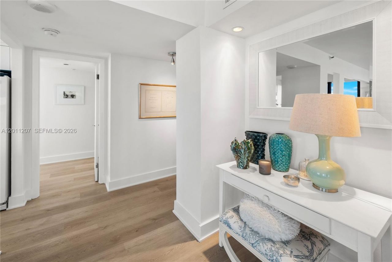 2555 Collins Ave, Unit 2014, Miami Beach, FL 33140 Photo
