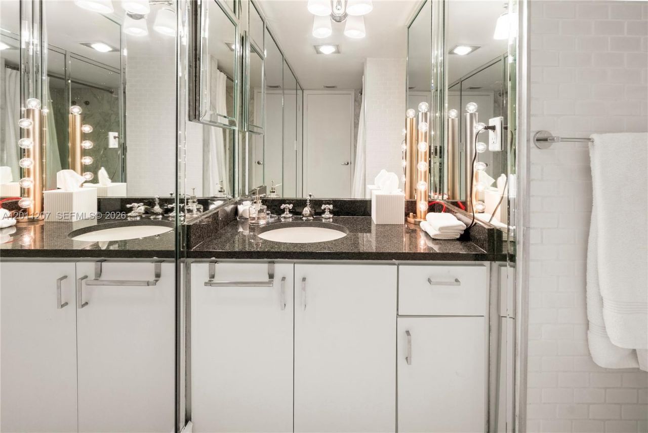 2555 Collins Ave, Unit 2014, Miami Beach, FL 33140 Photo