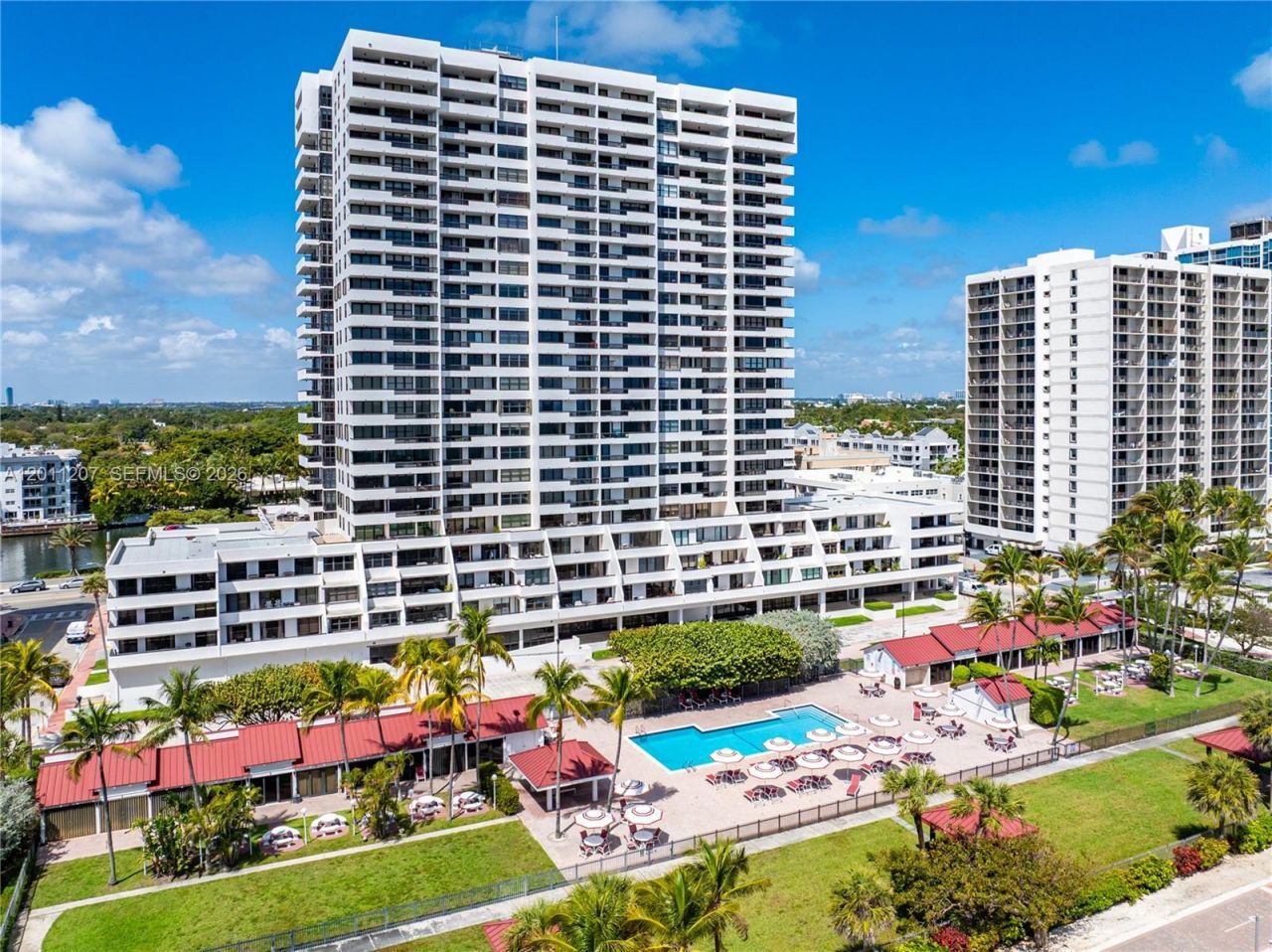 2555 Collins Ave, Unit 2014, Miami Beach, FL 33140 Photo