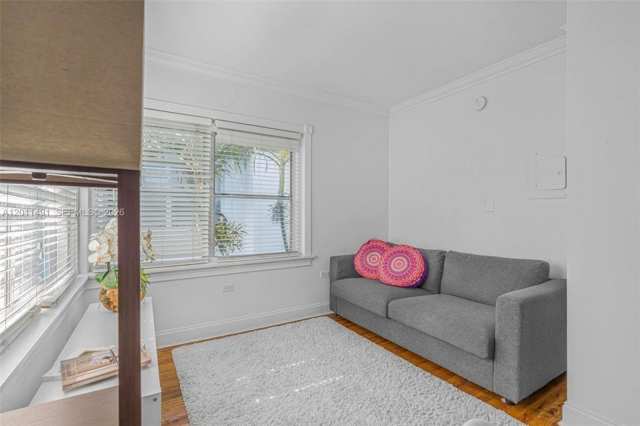 1555 Pennsylvania Ave, Unit 209, Miami Beach, FL 33139 Photo