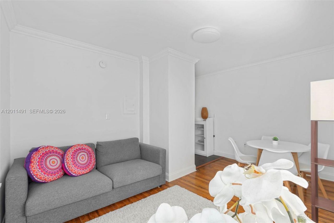 1555 Pennsylvania Ave, Unit 209, Miami Beach, FL 33139 Photo