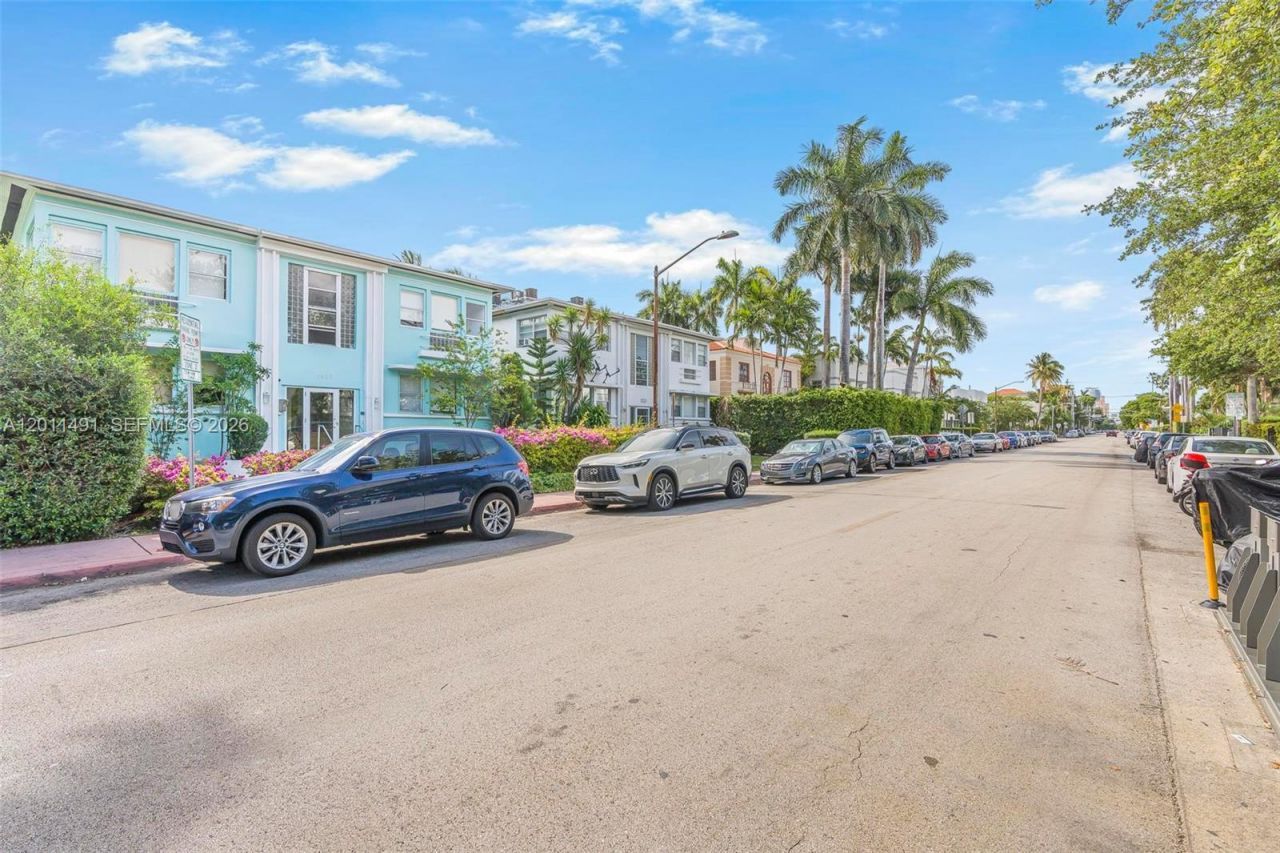 1555 Pennsylvania Ave, Unit 209, Miami Beach, FL 33139 Photo