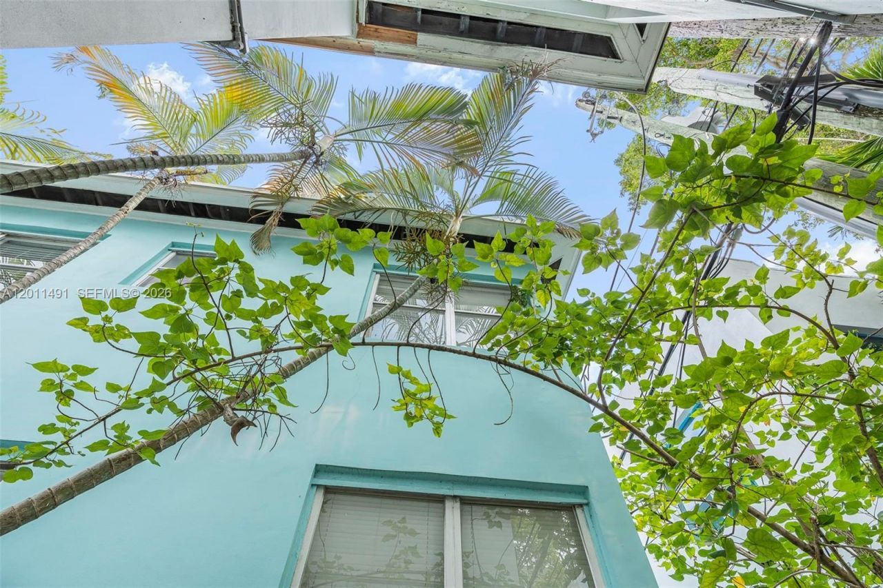 1555 Pennsylvania Ave, Unit 209, Miami Beach, FL 33139 Photo
