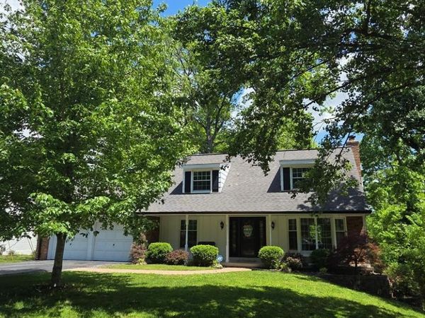 10 Chaminade Drive, St Louis, MO 63141