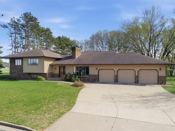 2932 Plum Tree Circle, Menomonie, WI 54751