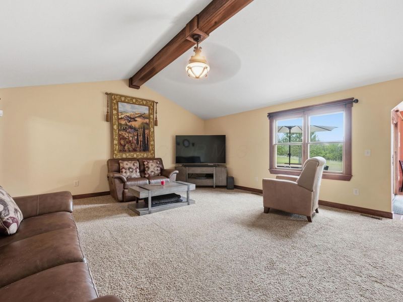 660 Winchester Southern Road NW, Ashville, OH 43103 Photo 6