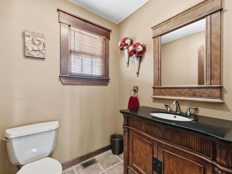 660 Winchester Southern Road NW, Ashville, OH 43103 Photo 8