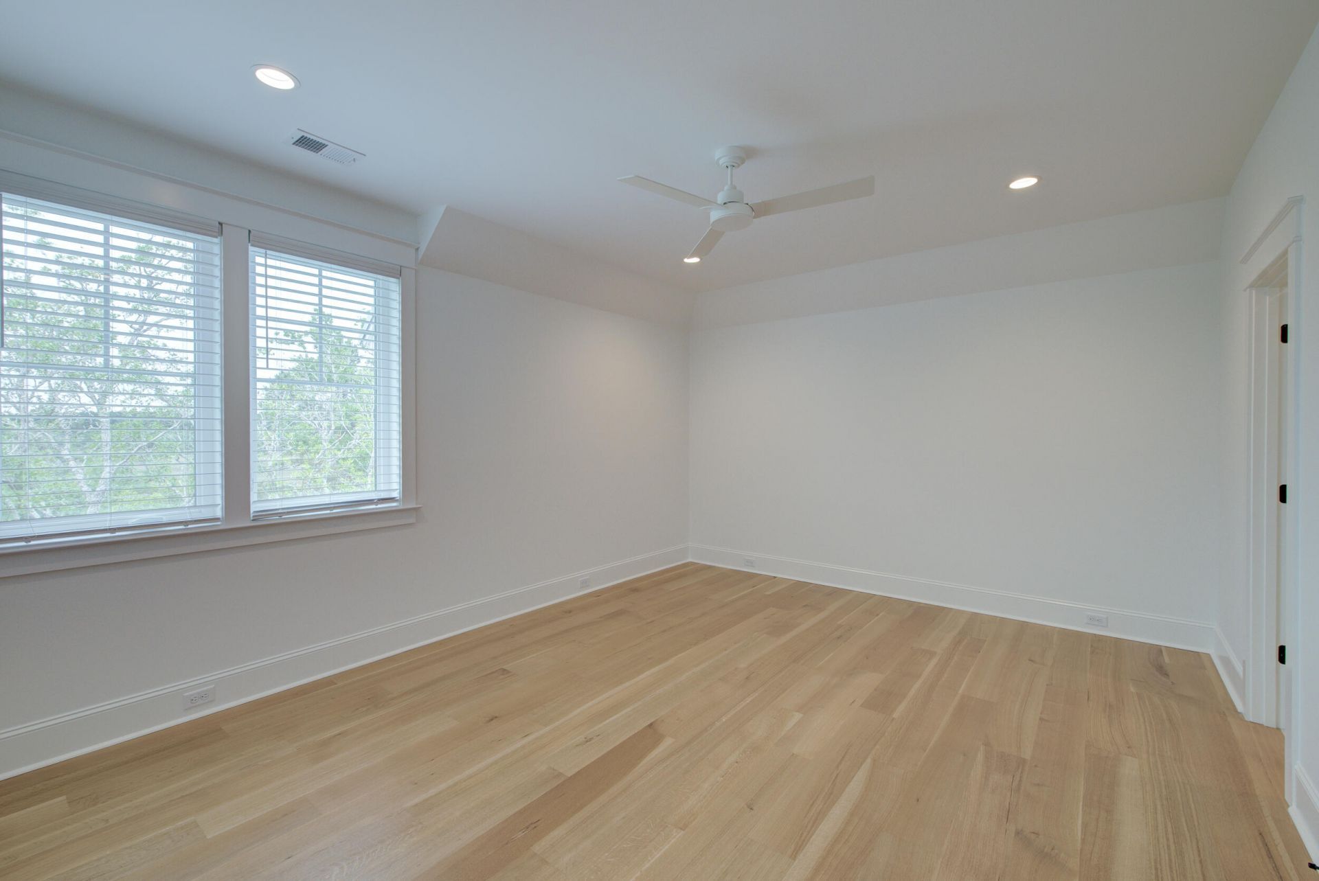 835 Dunham Street Photo 45