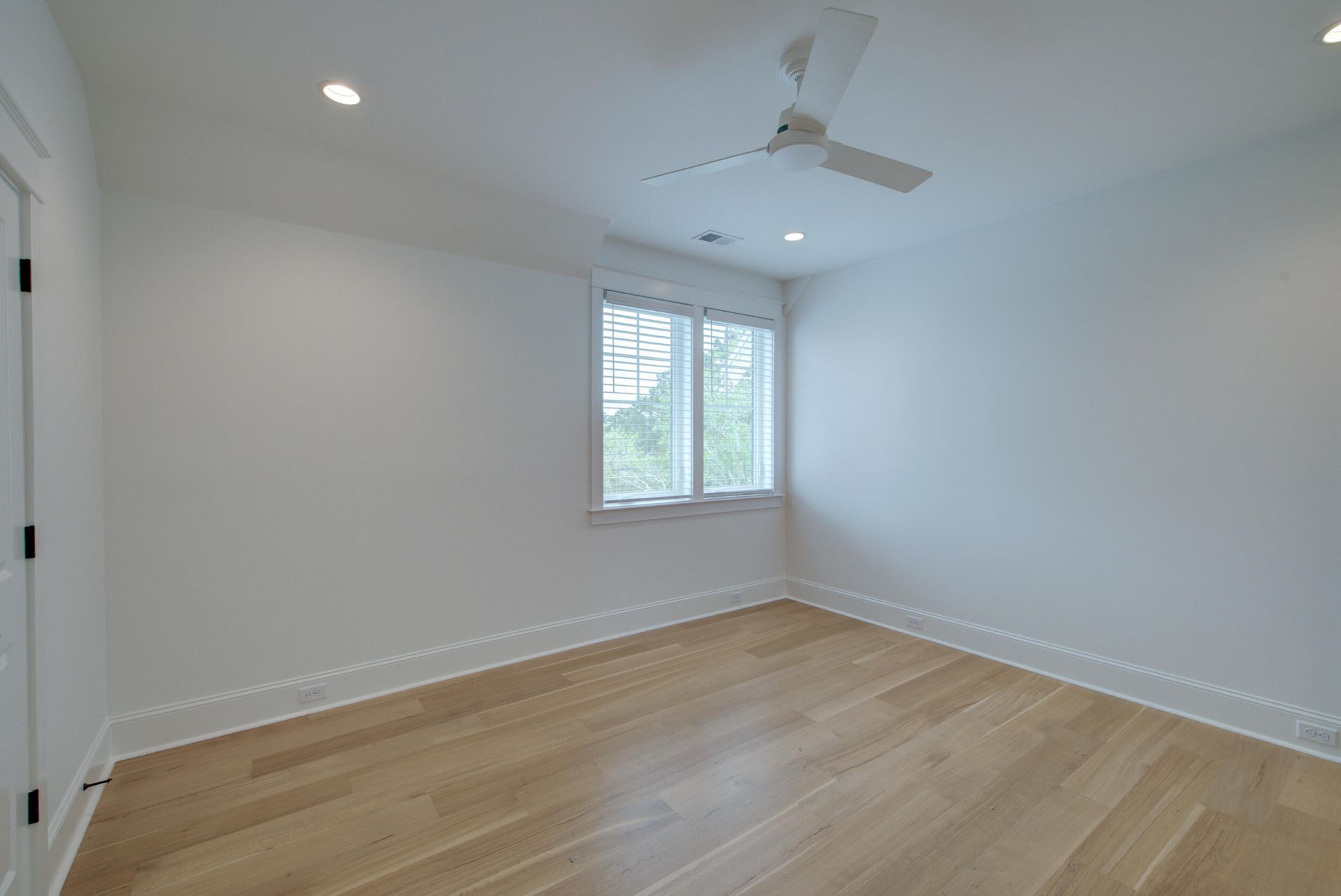835 Dunham Street Photo 49