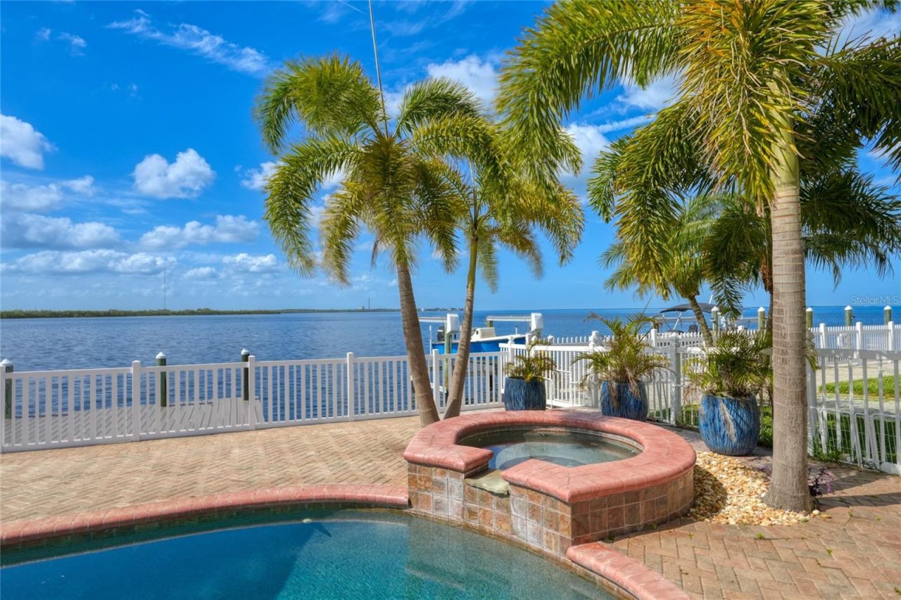 4924 Southshore Drive, New Port Richey, FL 34652 Photo