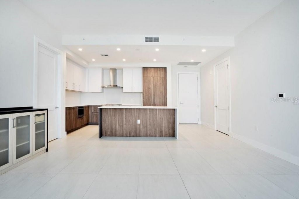 275 1st Avenue S, Unit 3808, Saint Petersburg, FL 33701 Photo