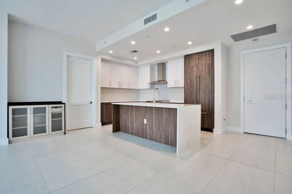 275 1st Avenue S, Unit 3808, Saint Petersburg, FL 33701 Photo