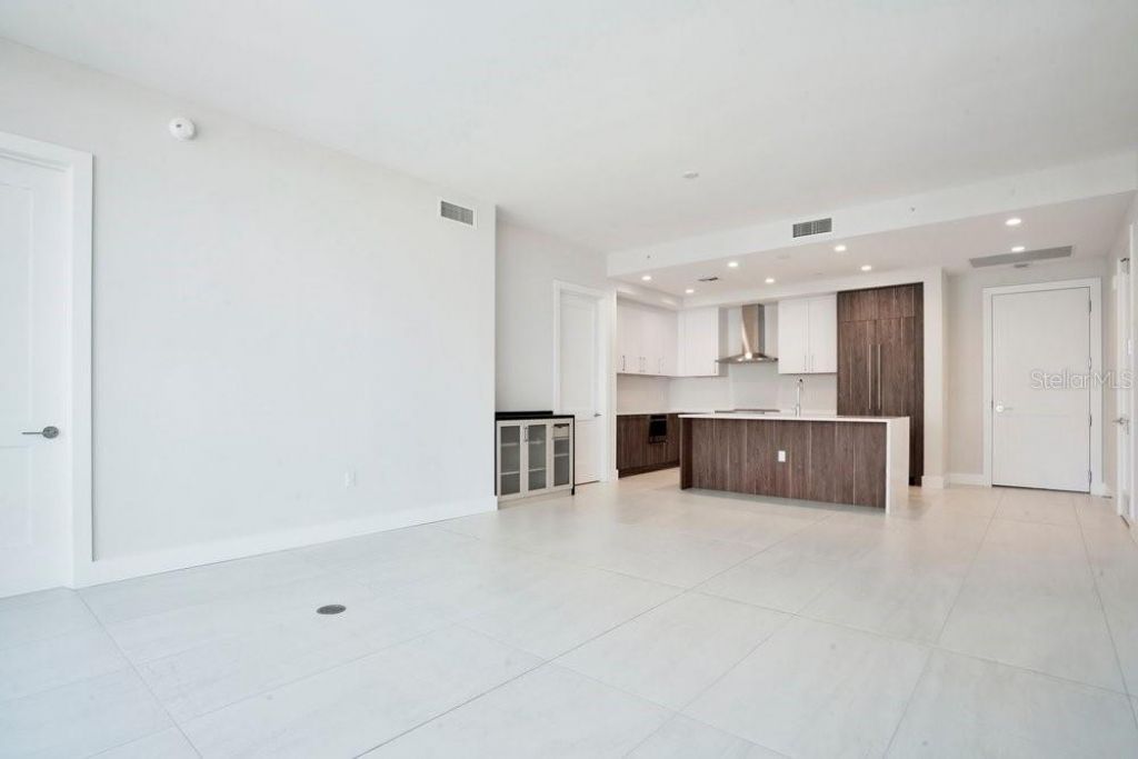 275 1st Avenue S, Unit 3808, Saint Petersburg, FL 33701 Photo