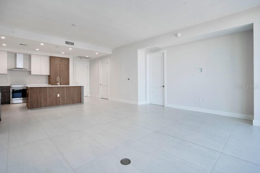 275 1st Avenue S, Unit 3808, Saint Petersburg, FL 33701 Photo