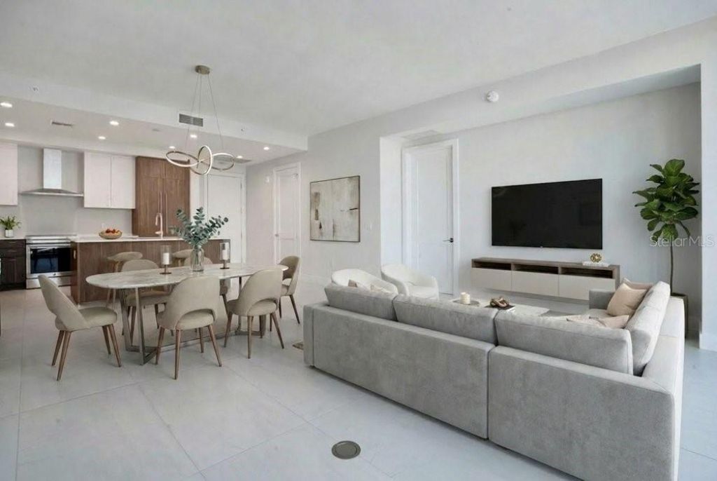 275 1st Avenue S, Unit 3808, Saint Petersburg, FL 33701 Photo