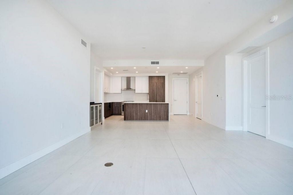 275 1st Avenue S, Unit 3808, Saint Petersburg, FL 33701 Photo
