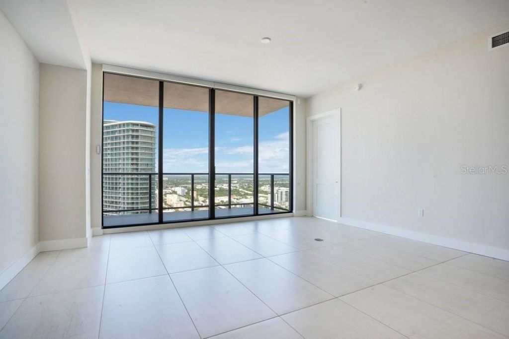 275 1st Avenue S, Unit 3808, Saint Petersburg, FL 33701 Photo