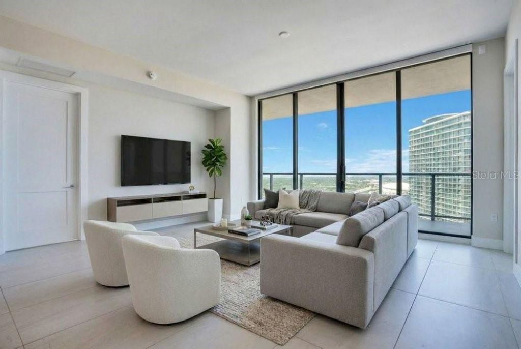 275 1st Avenue S, Unit 3808, Saint Petersburg, FL 33701 Photo