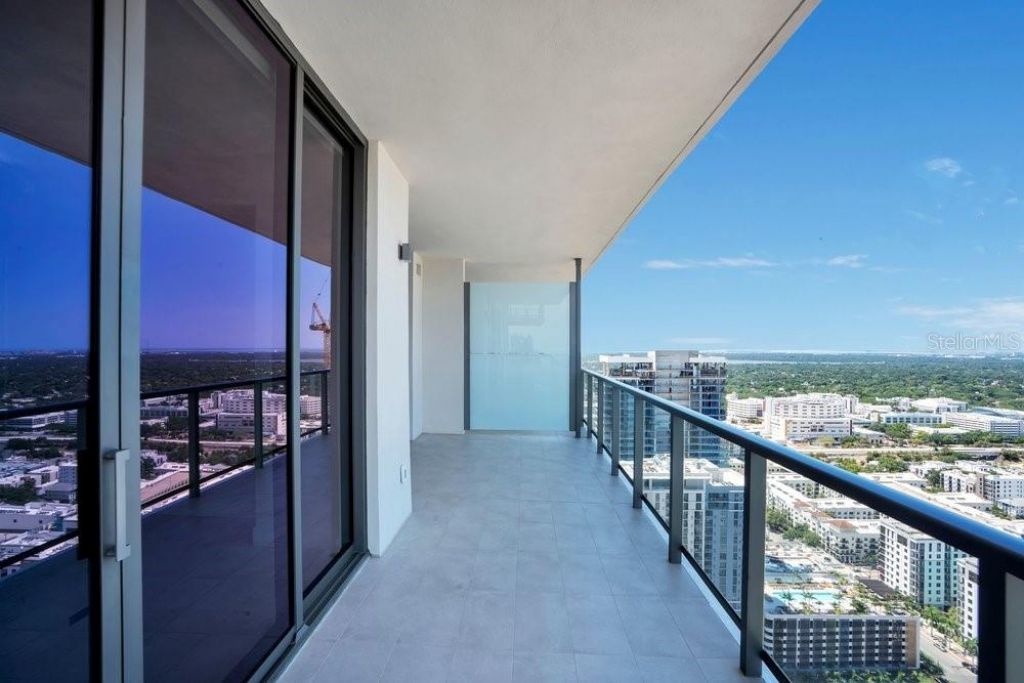 275 1st Avenue S, Unit 3808, Saint Petersburg, FL 33701 Photo