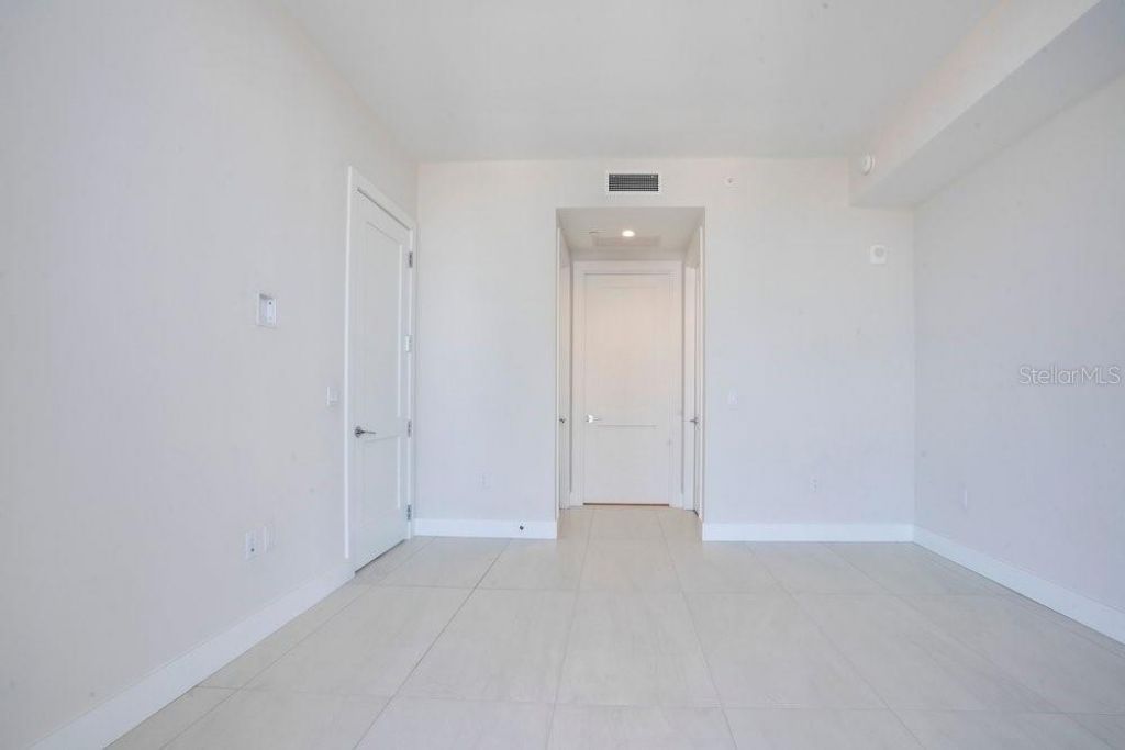 275 1st Avenue S, Unit 3808, Saint Petersburg, FL 33701 Photo
