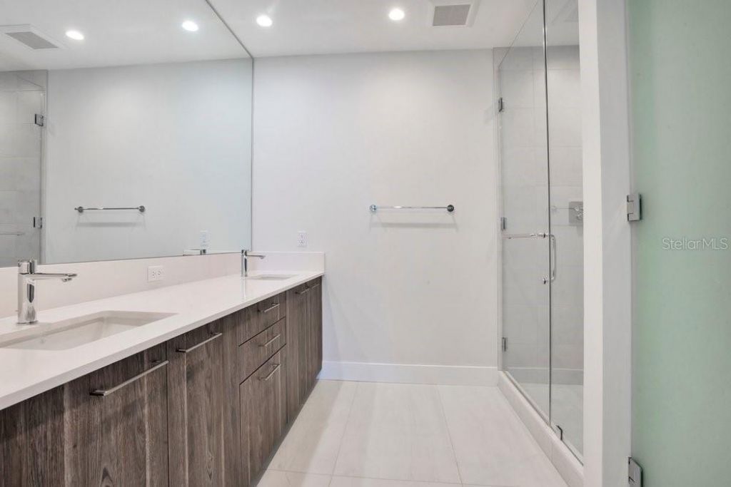 275 1st Avenue S, Unit 3808, Saint Petersburg, FL 33701 Photo