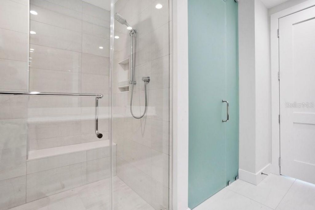 275 1st Avenue S, Unit 3808, Saint Petersburg, FL 33701 Photo