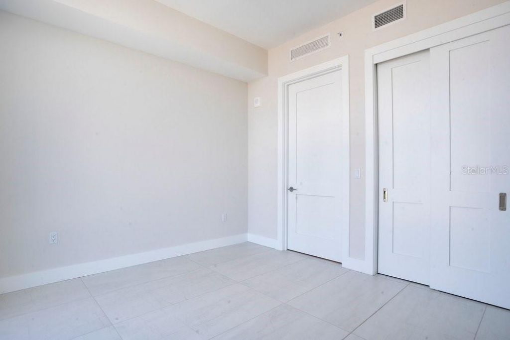 275 1st Avenue S, Unit 3808, Saint Petersburg, FL 33701 Photo