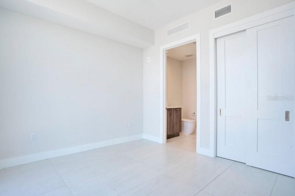 275 1st Avenue S, Unit 3808, Saint Petersburg, FL 33701 Photo