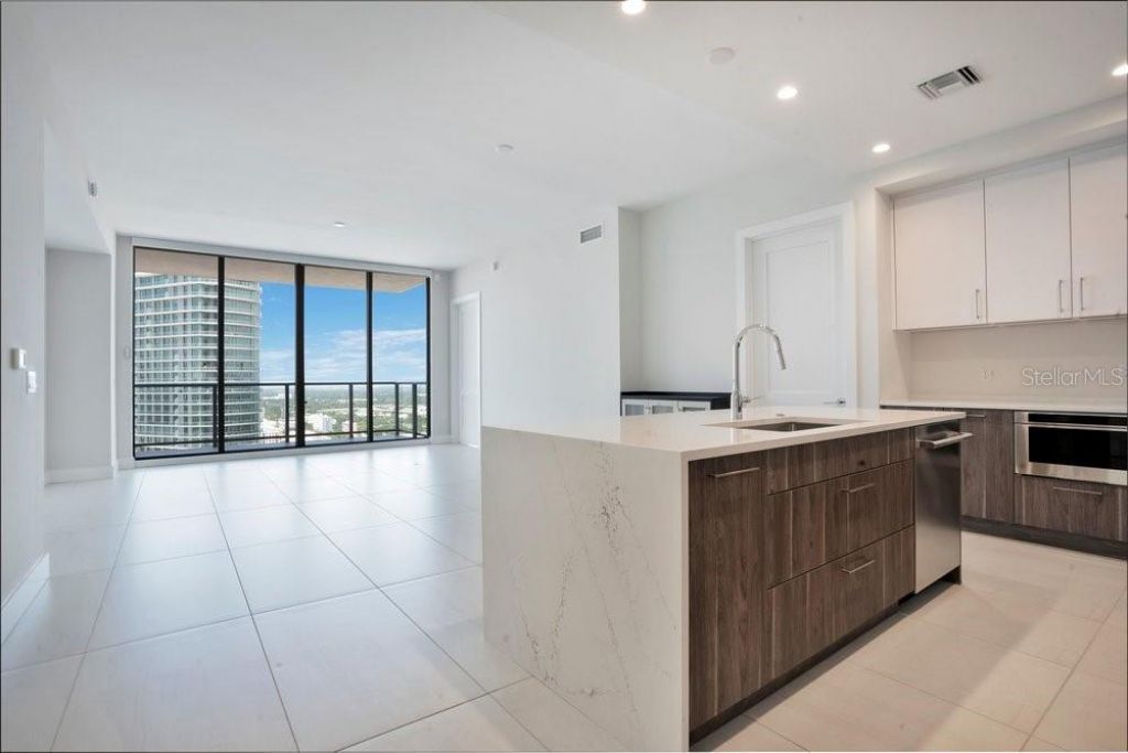 275 1st Avenue S, Unit 3808, Saint Petersburg, FL 33701 Photo