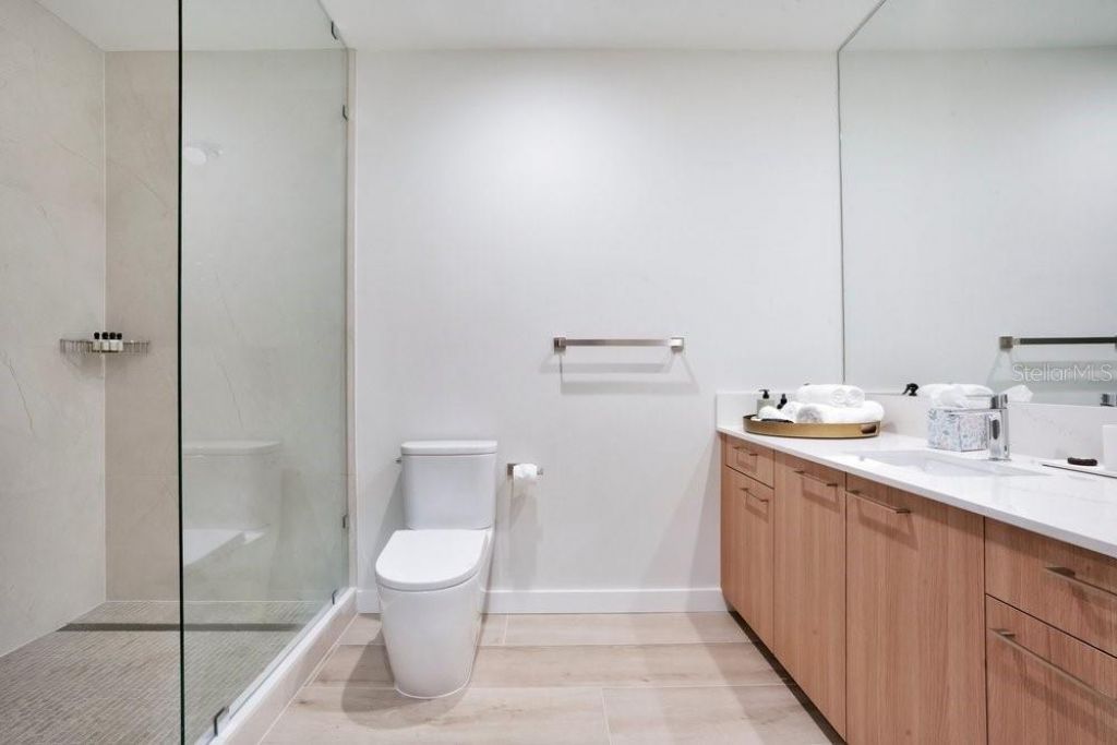 275 1st Avenue S, Unit 3808, Saint Petersburg, FL 33701 Photo