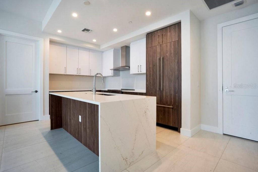 275 1st Avenue S, Unit 3808, Saint Petersburg, FL 33701 Photo