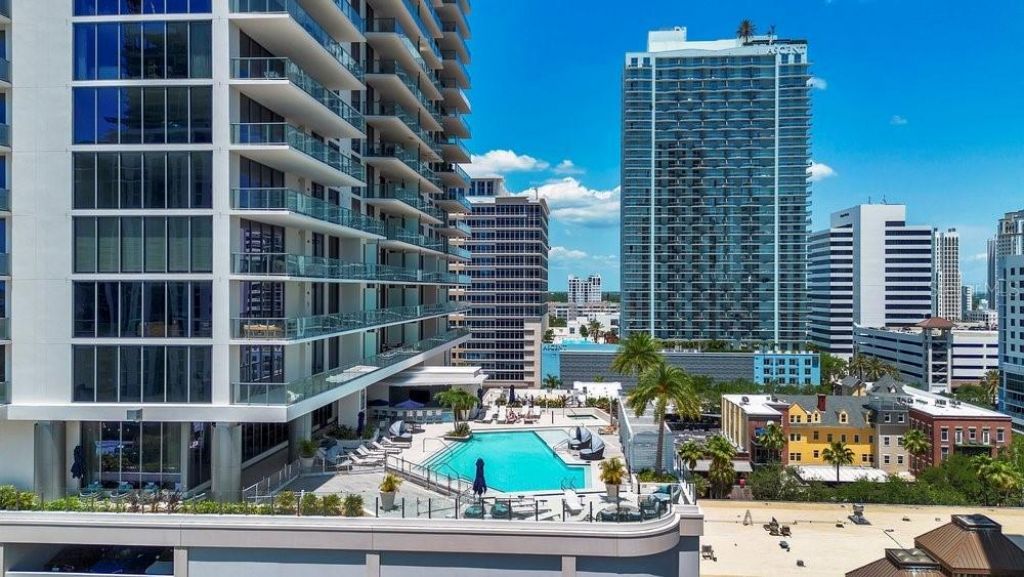 275 1st Avenue S, Unit 3808, Saint Petersburg, FL 33701 Photo